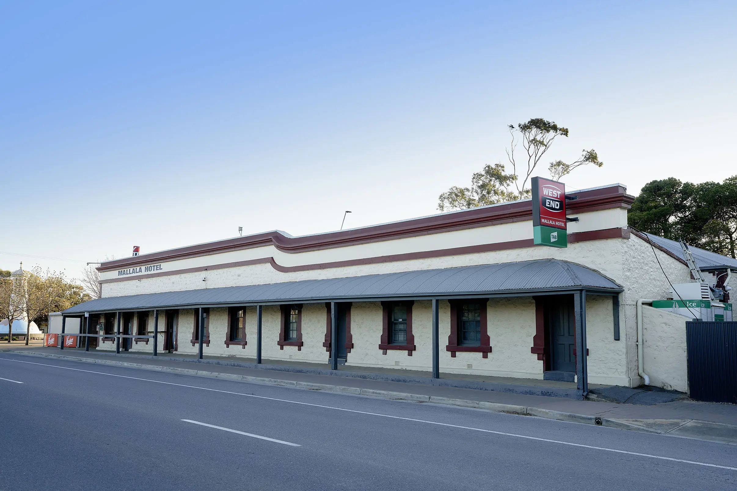 Mallala Pub - South Australia